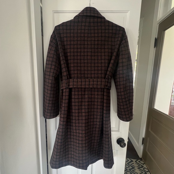 VINCE PLAID PRINT COAT Vince Coat
Black 
Long
Slit Pockets & Button Closure - Picture 3 of 11